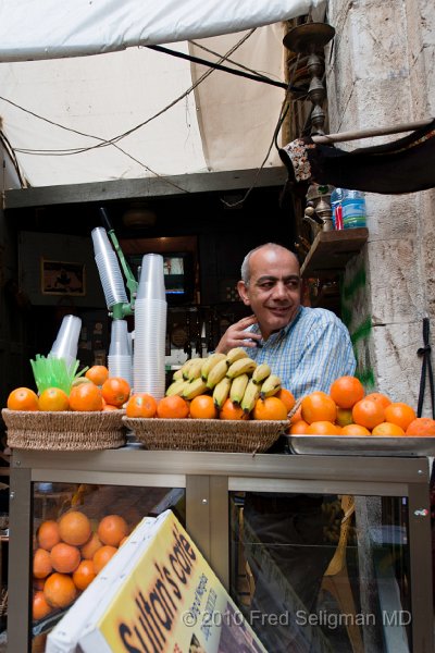 20100410_103233 D3.jpg - Juice vendor, Old City